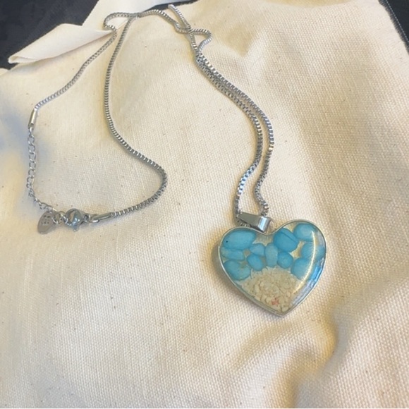 Blue Dyed Pebbles And White Sand Resin Heart Necklace - Picture 1 of 4